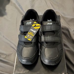 AVIA Slip Resistant Work Shoes